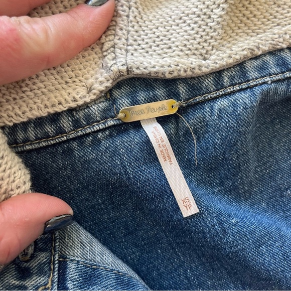 Free People distressed denim gray sleeve and hood jacket size xs - Picture 3 of 9